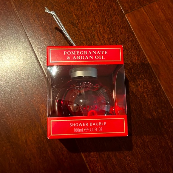 Pomegranate and Argan oil Shower bauble. NWT, gift 🎁 idea. - Picture 2 of 3